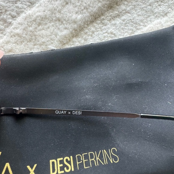 Quay x Desi Sunglasses Gold Lens/ black frame - Picture 3 of 6